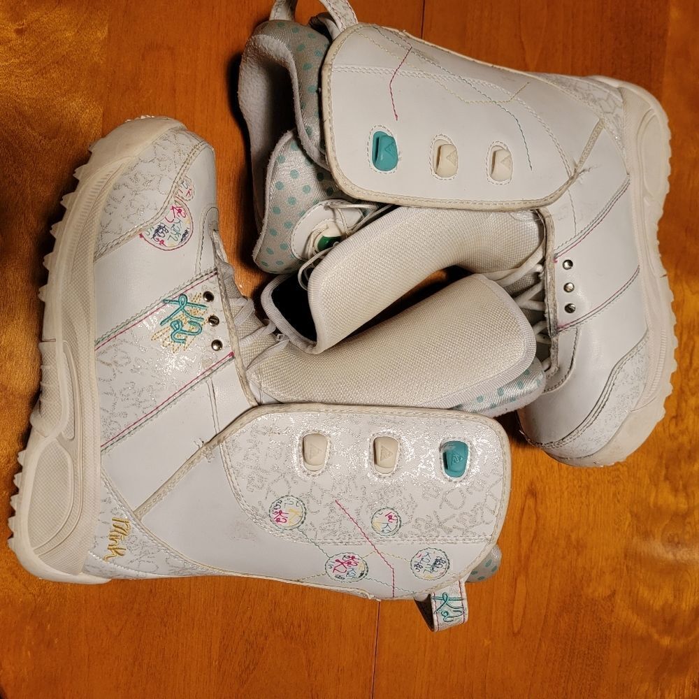 K2 Mink snowboarding boots size 6 - Picture 2 of 7